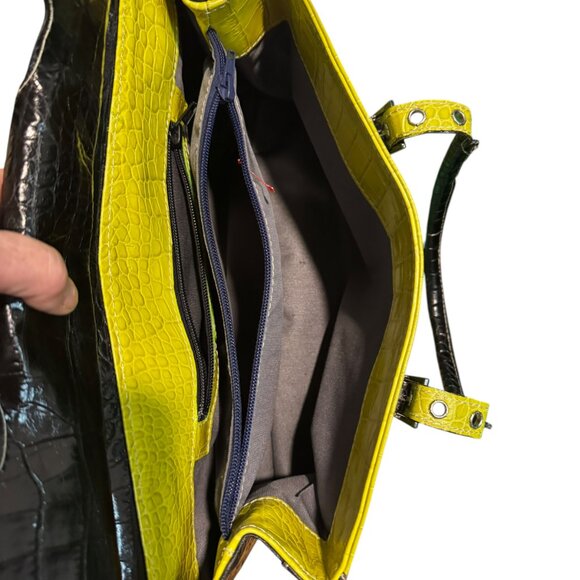 Cecconi Italian Leather bag.  Green and Black.  Preowned. Medium - Picture 6 of 9